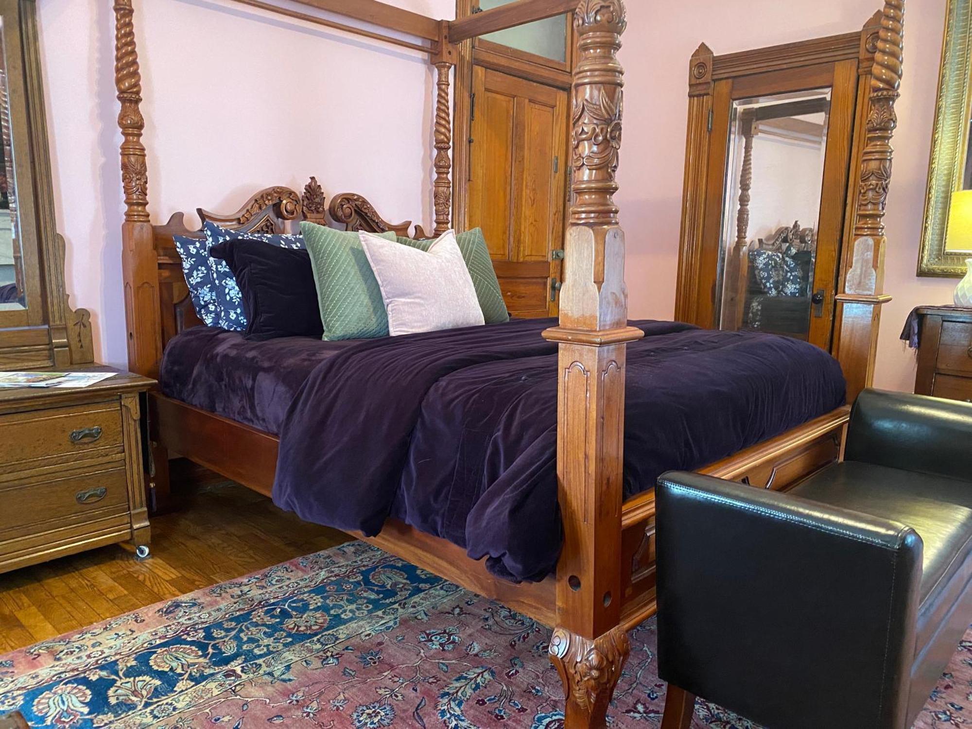 Vineyard Mansion B&B Сейнт Джоузеф Екстериор снимка