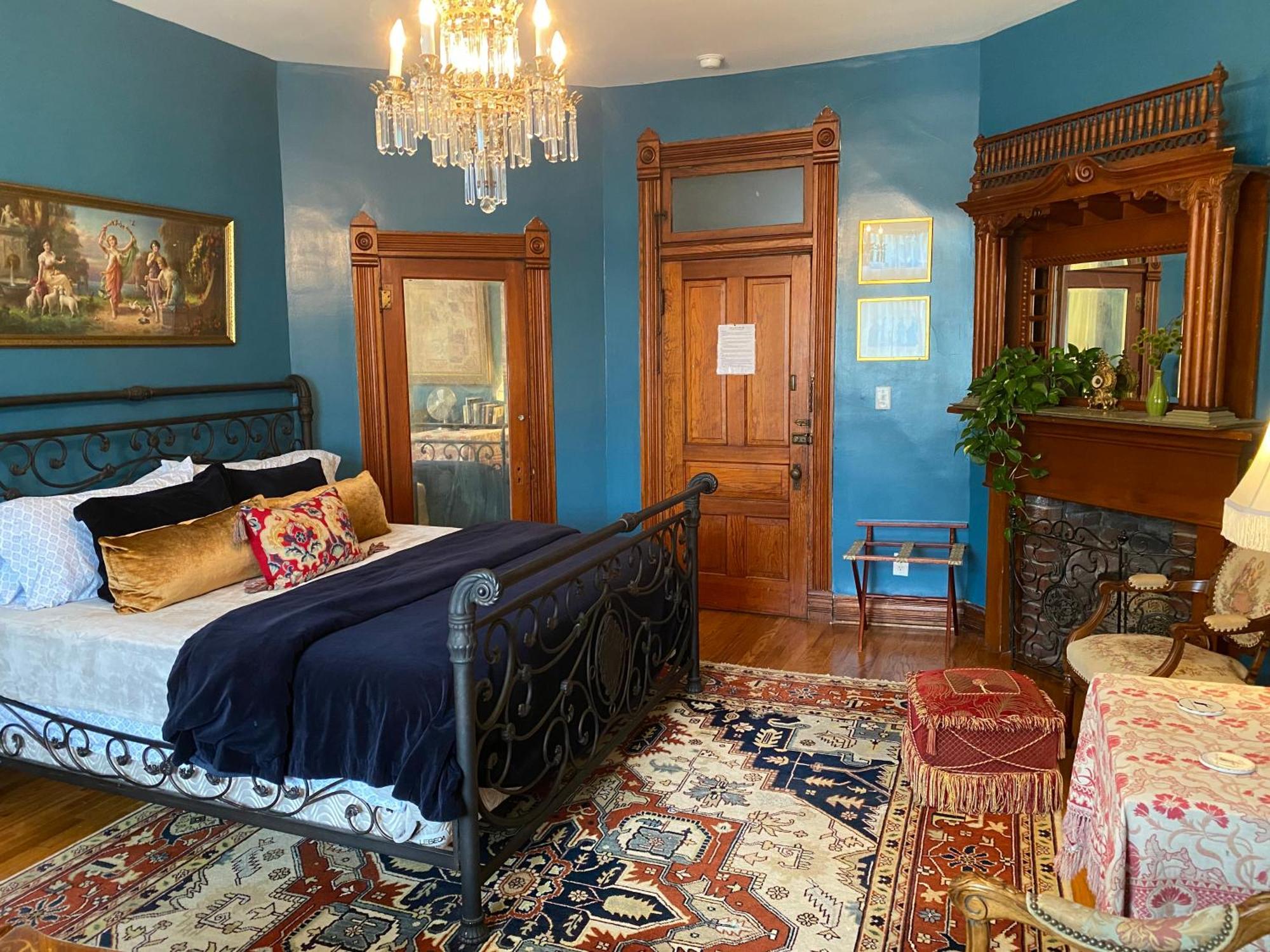 Vineyard Mansion B&B Сейнт Джоузеф Екстериор снимка
